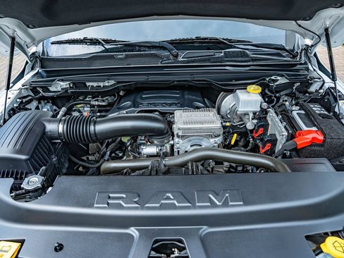 Used 2022 RAM 1500 Big Horn AWD/4WD image 38