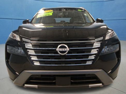 Used 2024 Nissan Rogue SL w/ SL Premium Package image 32