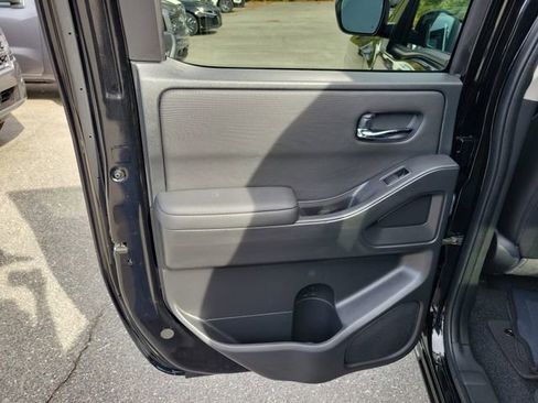 Used 2024 Nissan Frontier SL w/ Technology Package image 27
