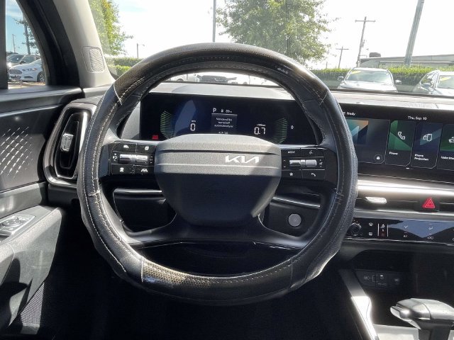 Certified 2026 Kia Sorento LX FWD image 13