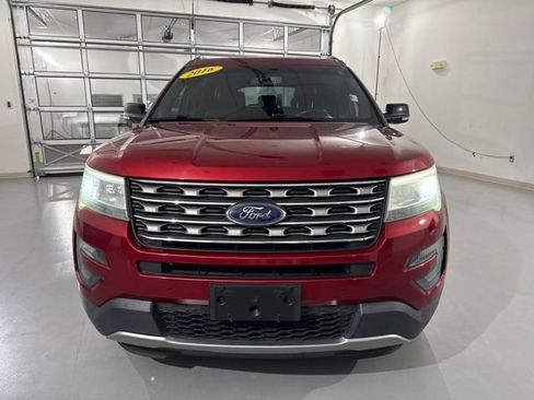Used 2016 Ford Explorer XLT w/ Equipment Group 202A FWD image 2