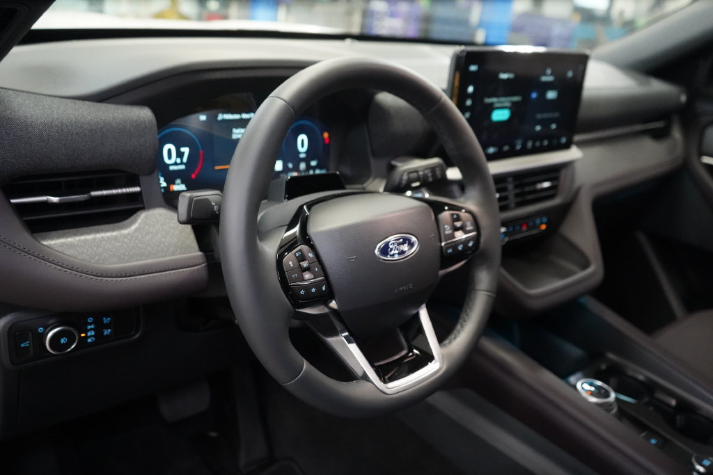 New 2027 Ford Explorer Platinum RWD image 17