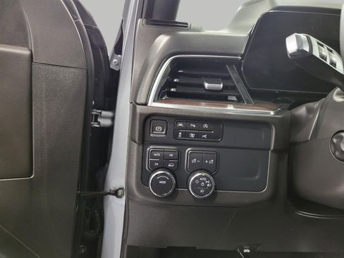 Used 2025 Chevrolet Suburban Premier image 10