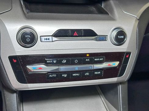 Certified 2022 Ford Explorer XLT image 41