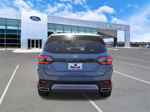 Used 2023 Honda Pilot Elite image 3