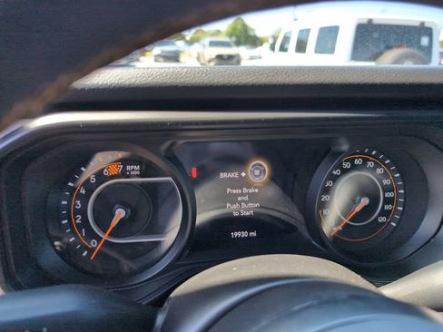Used 2024 Jeep Wrangler Unlimited Sport AWD/4WD image 6