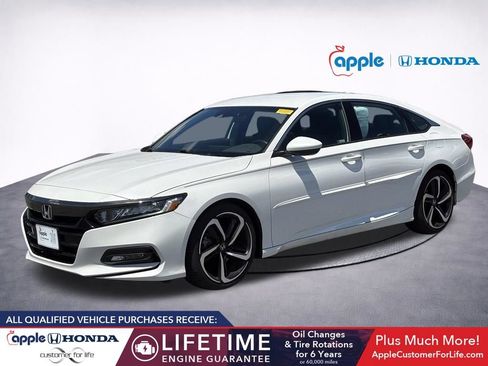 Used 2018 Honda Accord Sport image 3