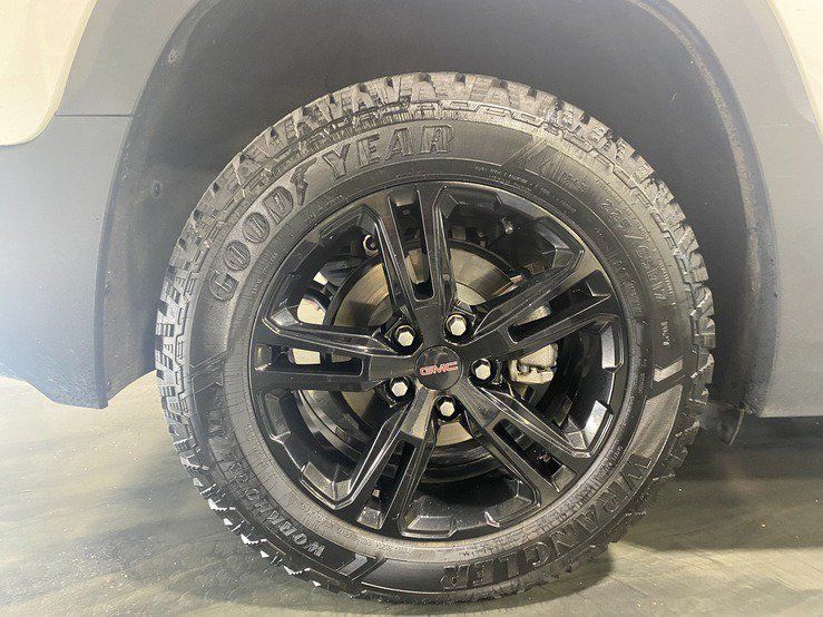 Used 2022 GMC Terrain AT4 w/ Infotainment Package II AWD/4WD image 8