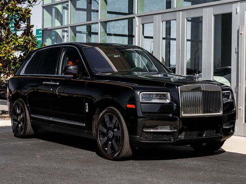Used 2024 Rolls-Royce Cullinan Base w/ Cullinan Package image 54