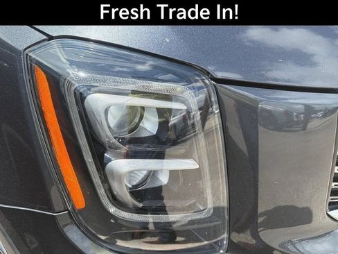 Used 2020 Kia Telluride SX w/ Towing Package FWD image 3