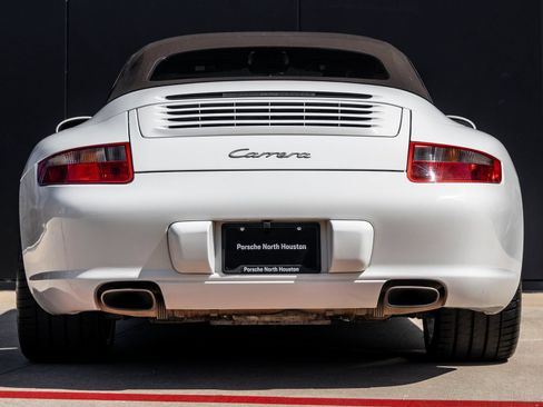 Used 2006 Porsche 911 Carrera RWD image 10