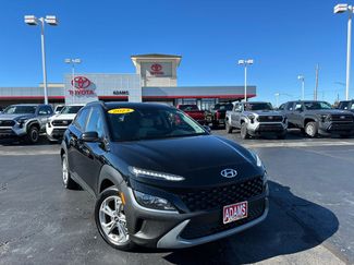 Used 2023 Hyundai Kona SEL video 2