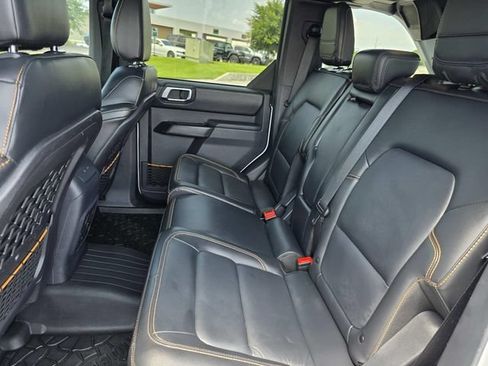 Used 2024 Ford Bronco Badlands AWD/4WD image 7