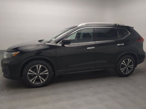 Used 2019 Nissan Rogue SV w/ Premium Package FWD image 2