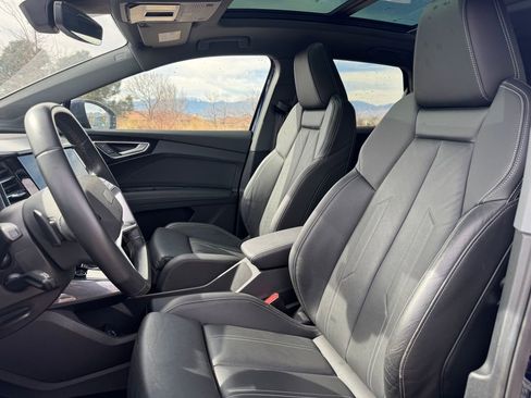 Used 2022 Audi Q4 e-tron Premium Plus w/ Premium Plus image 7