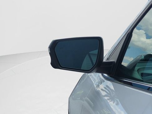 Used 2018 Chevrolet Equinox LT FWD image 26