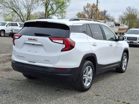 Used 2023 GMC Terrain SLE w/ Driver Convenience Package image 11