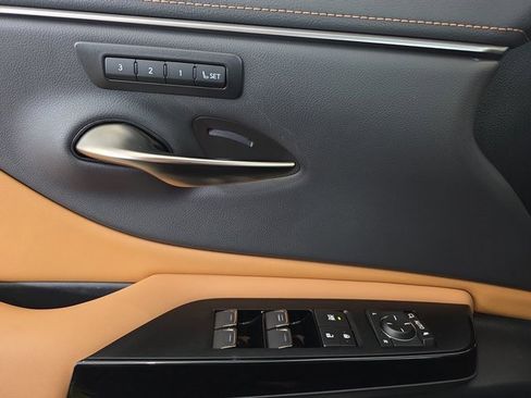 Certified 2025 Lexus ES 300h 300h w/ Premium Package image 26