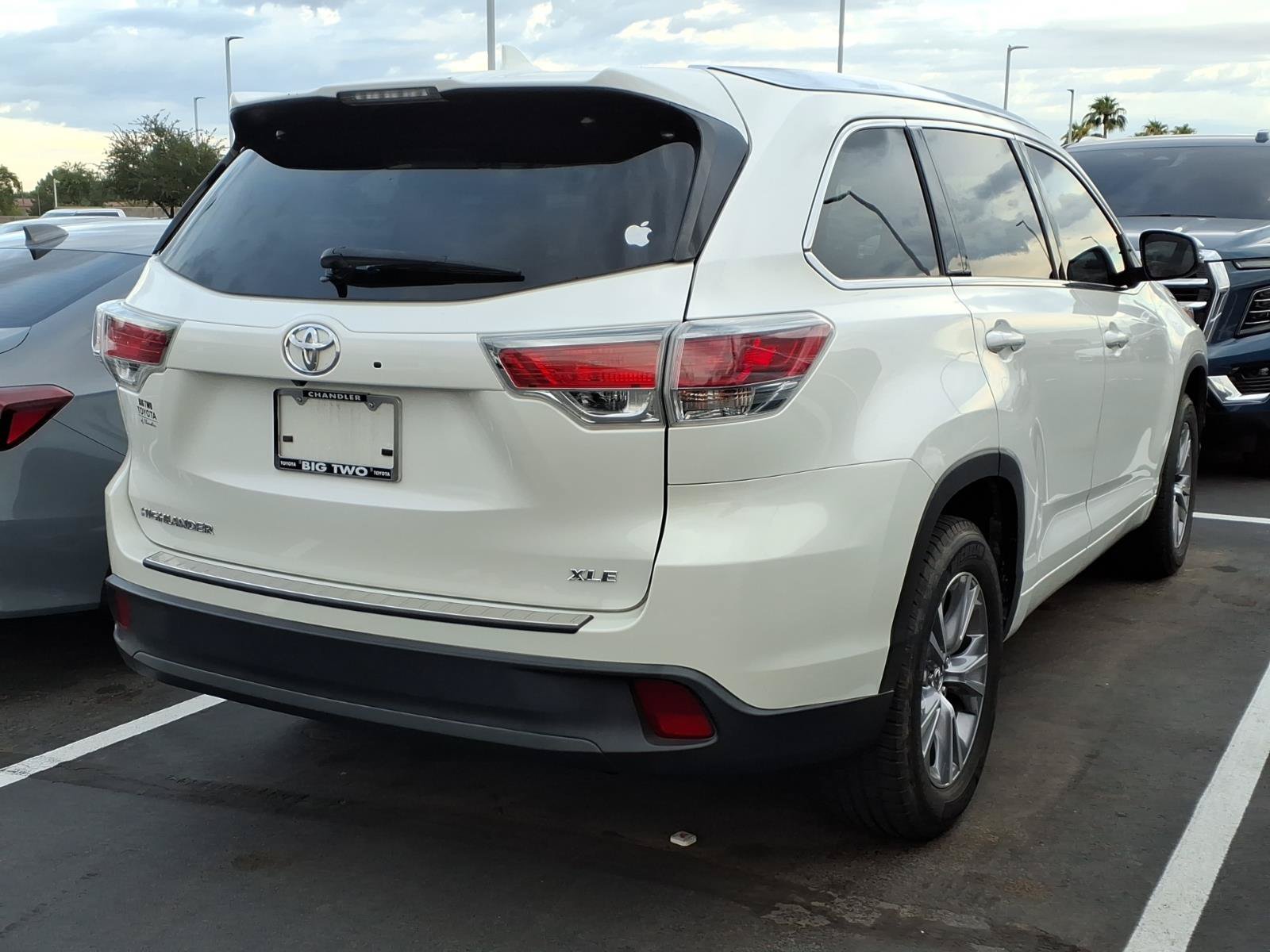 Used 2015 Toyota Highlander XLE FWD image 4