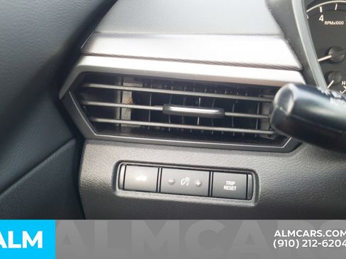 Used 2024 Nissan Altima 2.5 SR FWD image 15