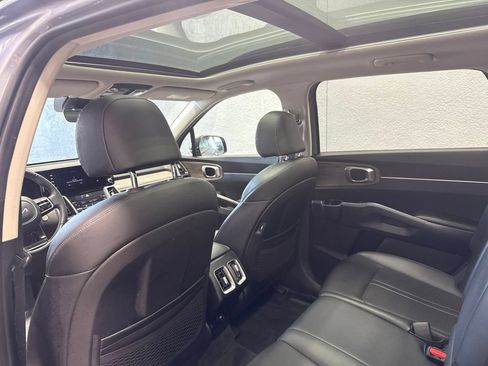 Used 2022 Kia Sorento S w/ Panoramic Sunroof Package AWD/4WD image 16