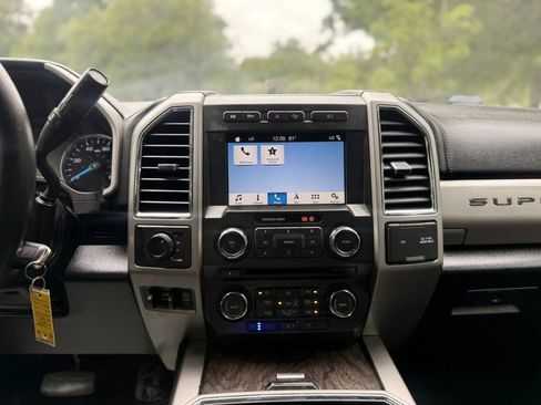 Used 2018 Ford F350 Lariat w/ Lariat Value Package AWD/4WD image 14