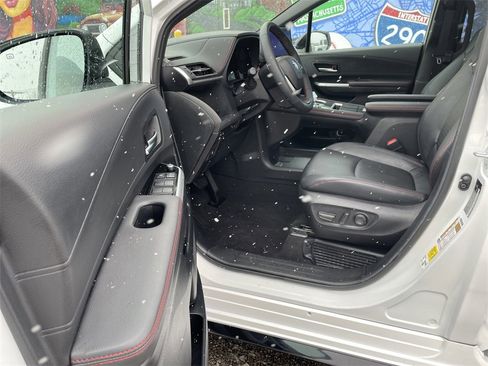 Used 2025 Toyota Sienna XSE image 14