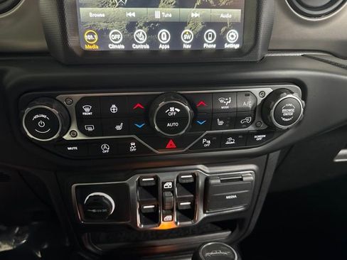 Used 2021 Jeep Gladiator Sport AWD/4WD image 22