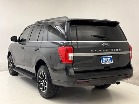Used 2023 Ford Expedition XLT image 8