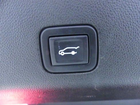 Used 2021 Cadillac Escalade Premium Luxury Platinum image 34