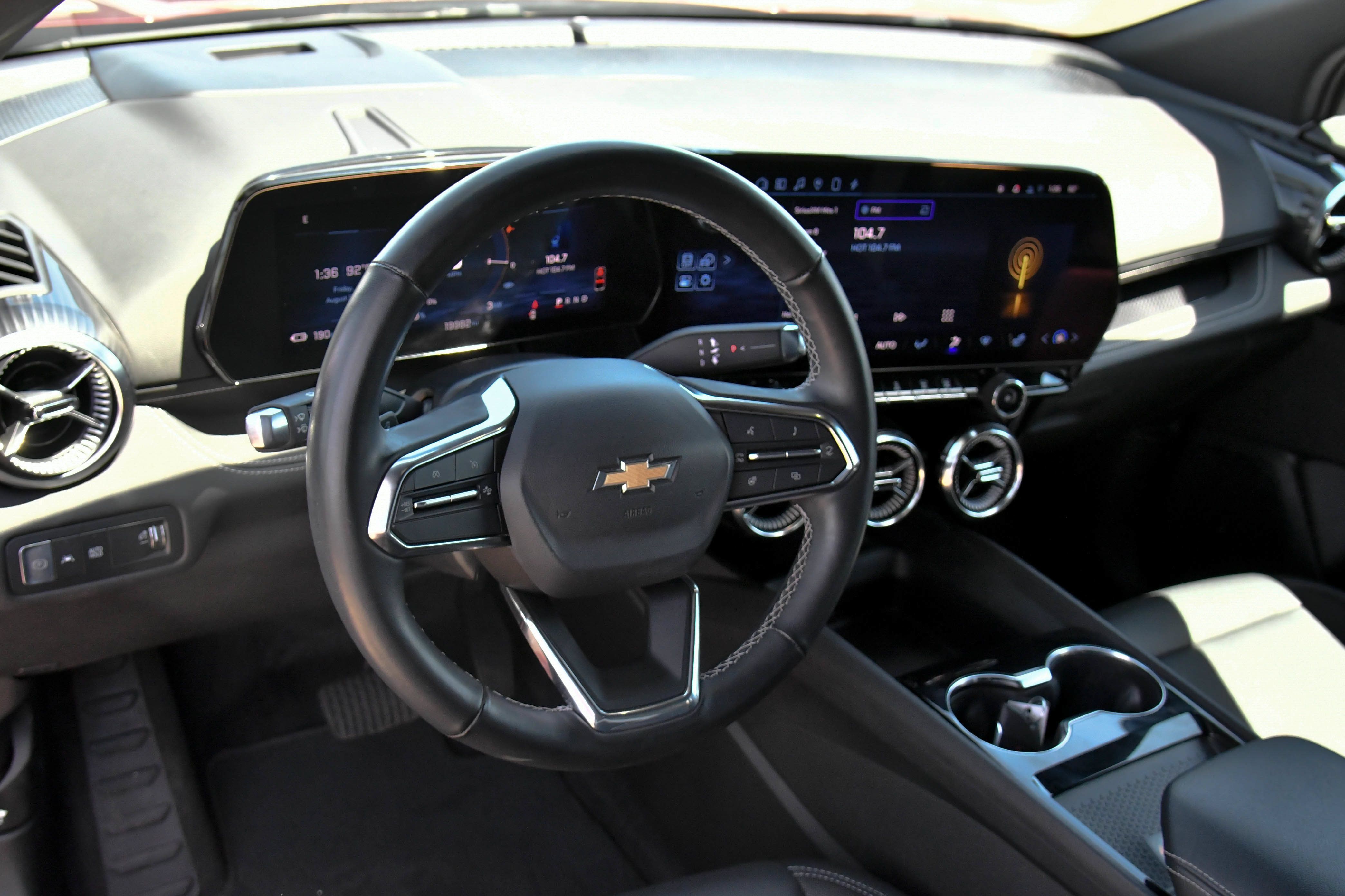 Used 2024 Chevrolet Blazer EV LT AWD/4WD image 14