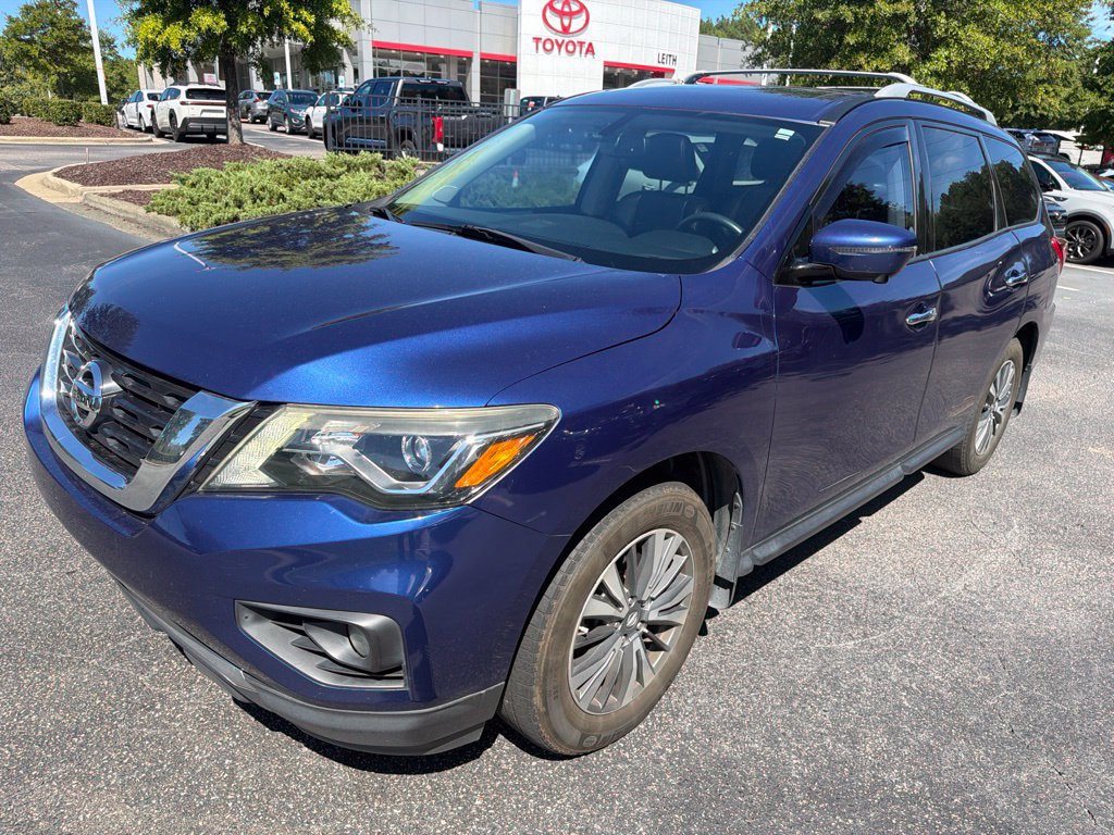 Used 2017 Nissan Pathfinder SL w/ SL Premium Package AWD/4WD image 1