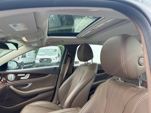 Used 2019 Mercedes-Benz E 300 4MATIC image 12