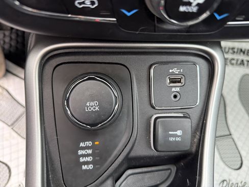 Used 2019 Jeep Compass Latitude w/ Popular Equipment Group image 28