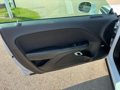 Used 2020 Dodge Challenger SXT w/ Blacktop Package image 9