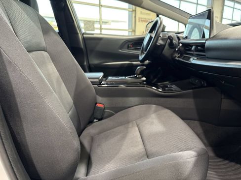 Certified 2024 Toyota Prius LE FWD image 25
