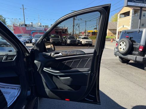 Used 2014 Mercedes-Benz GL 450 4MATIC image 47