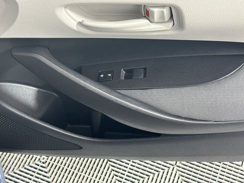 Used 2025 Toyota Corolla LE FWD image 28
