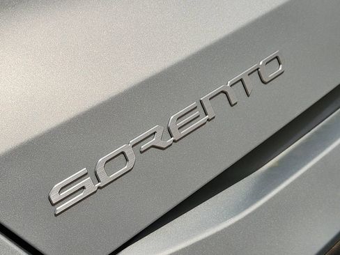 New 2026 Kia Sorento S w/ S Panoramic Sunroof Package FWD image 9
