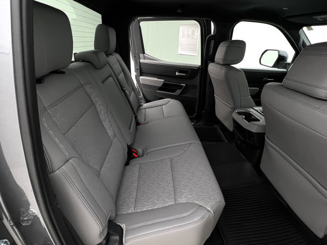 Used 2025 Toyota Tundra Limited AWD/4WD image 14