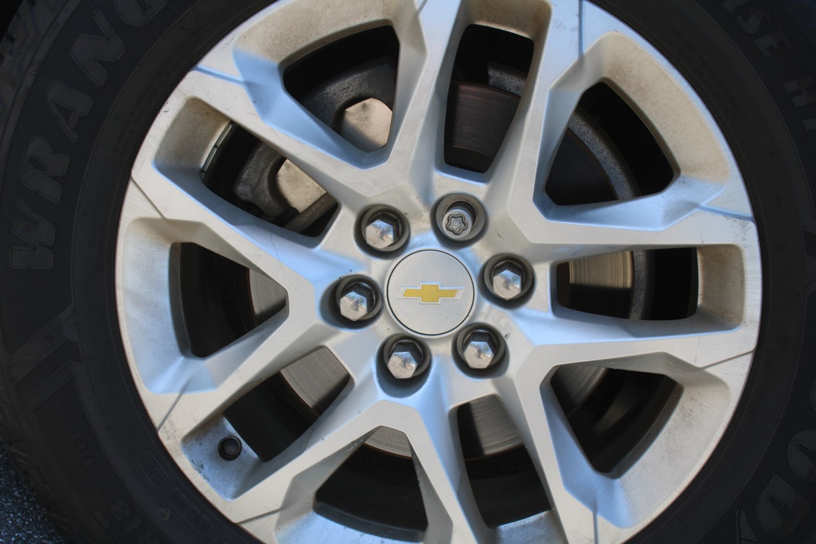 Used 2020 Chevrolet Traverse LT FWD image 18