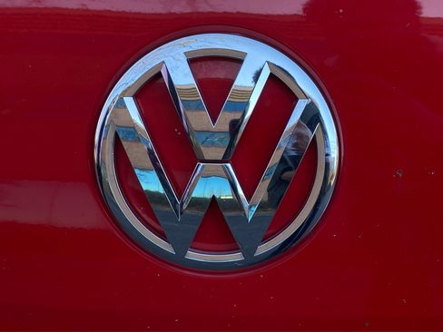 Used 2013 Volkswagen Beetle 2.5 image 45