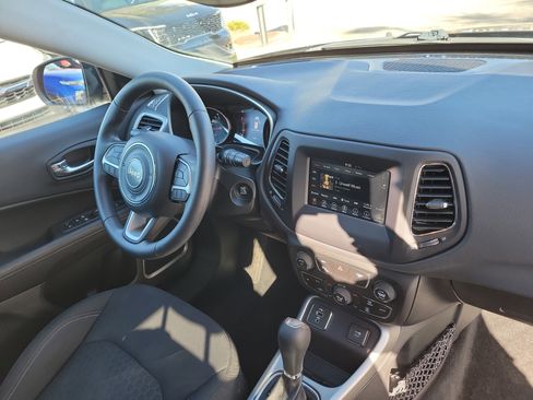Used 2019 Jeep Compass Sport w/ Tech Group image 8