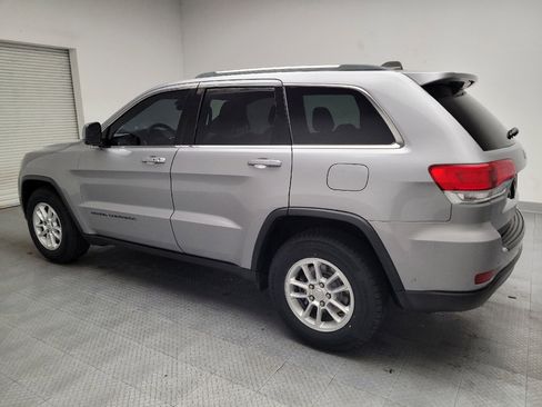 Used 2019 Jeep Grand Cherokee Laredo image 3