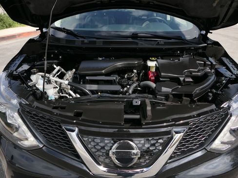 Used 2018 Nissan Rogue Sport SL w/ SL Premium Package FWD image 28