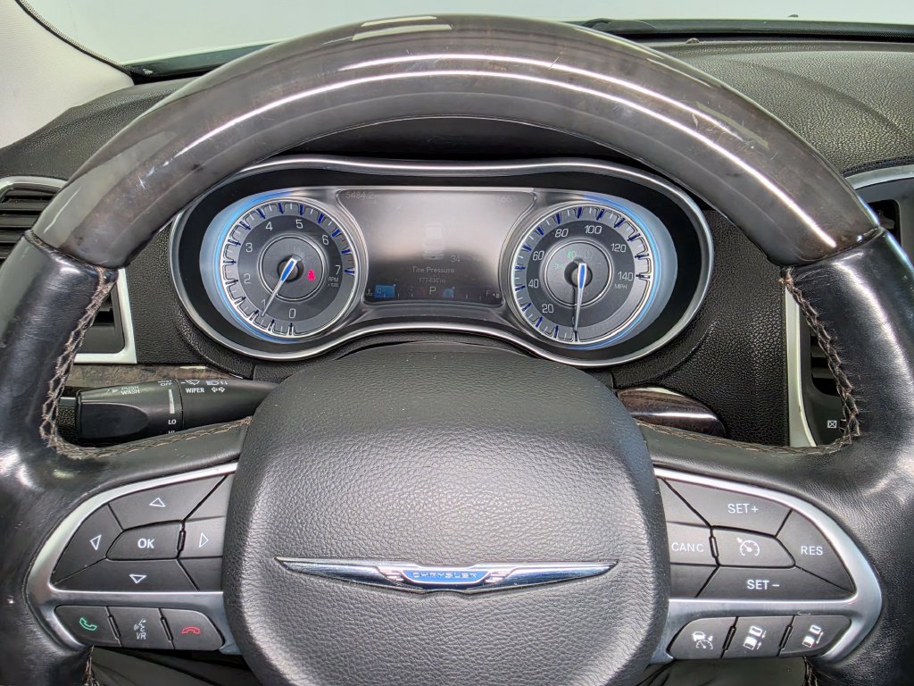 Used 2015 Chrysler 300 C w/ Light Group AWD/4WD image 17