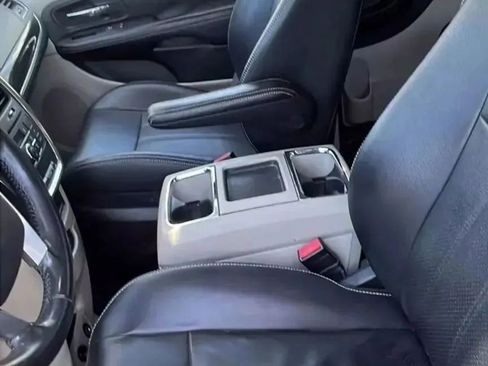 Used 2012 Chrysler Town & Country Touring w/ Entertainment Group #1 image 4