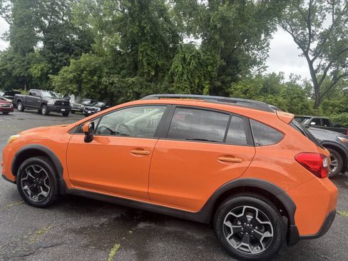 Used 2013 Subaru Crosstrek 2.0i Premium AWD/4WD image 2