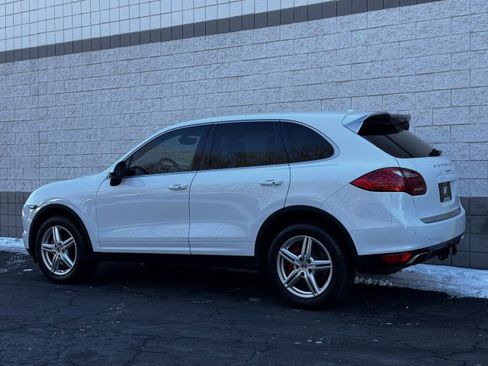 Used 2014 Porsche Cayenne Platinum Edition image 2