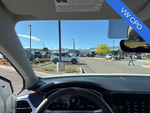 Used 2025 Volkswagen Taos SE image 14